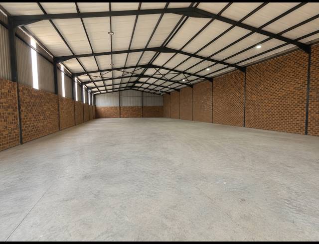 815M² WAREHOUSE TO LET IN AEROTON